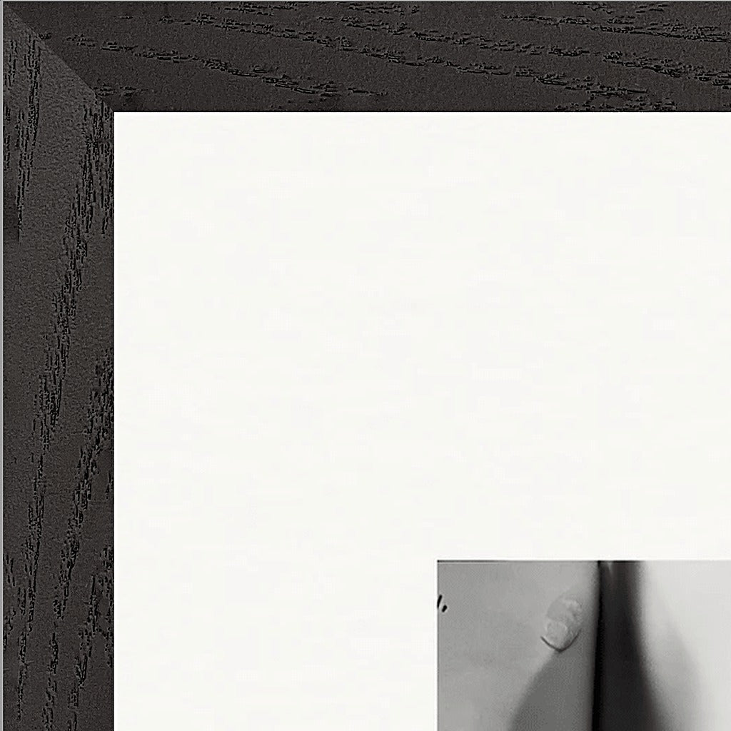 Synch'd Hands Framed print 40x50 cm / 16x20″ Black frame corner detail