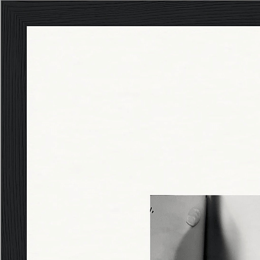Synch'd Hands Framed print 40x50 cm / 16x20″ Black frame corner detail
