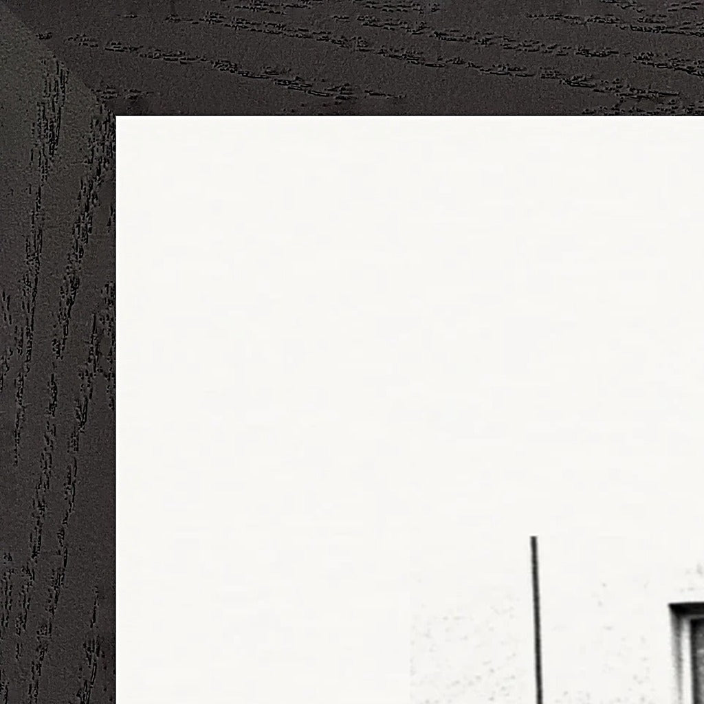 The Urban Matrix Framed print 40x50 cm / 16x20″ Black frame corner detail
