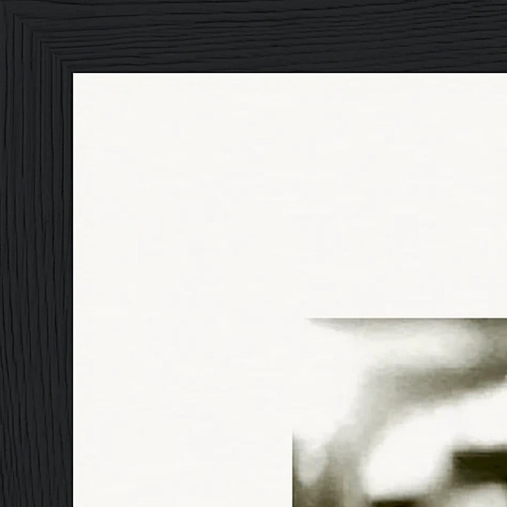 Cuba Girl Framed print 40x50 cm / 16x20″ Black frame corner detail