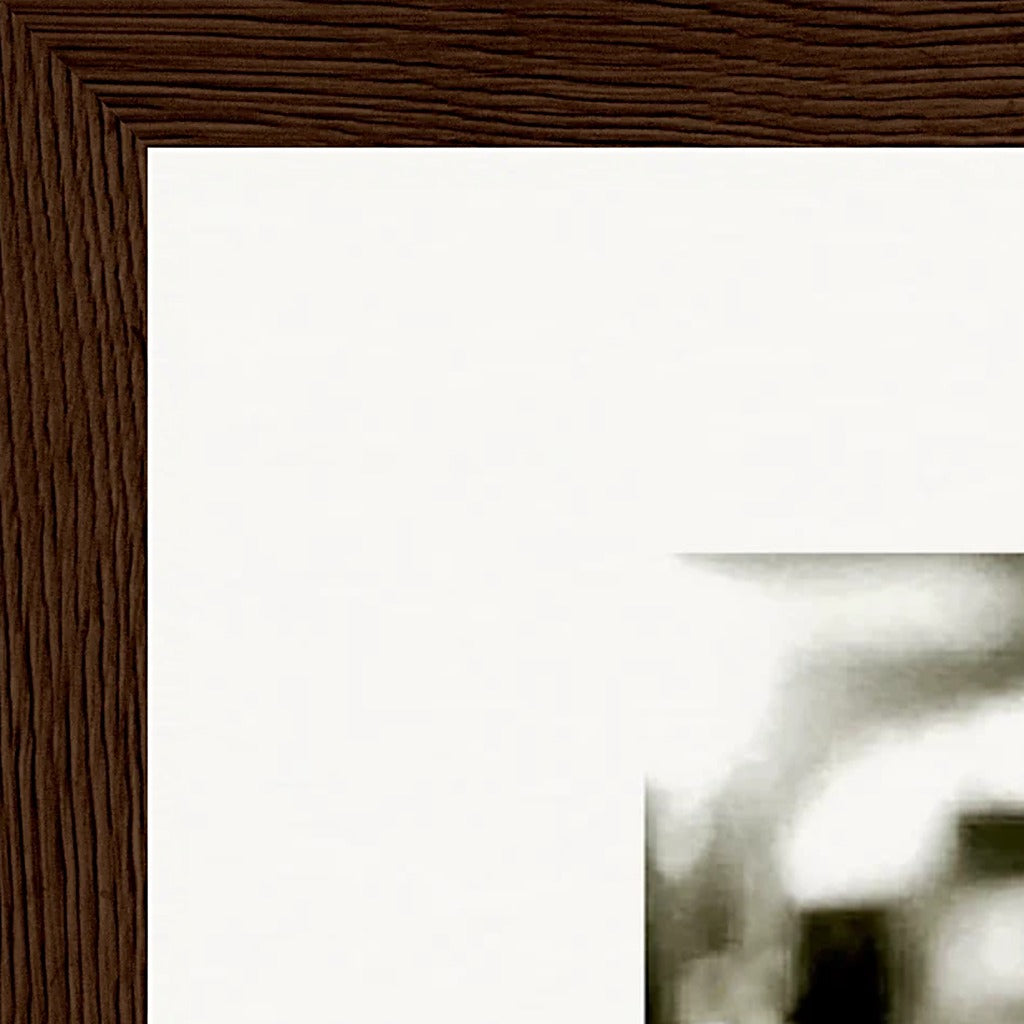Cuba Girl Framed print 40x50 cm / 16x20″ Dark wood frame corner detail
