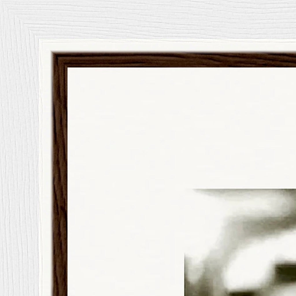 Cuba Girl Framed print 40x50 cm / 16x20″ White frame corner detail