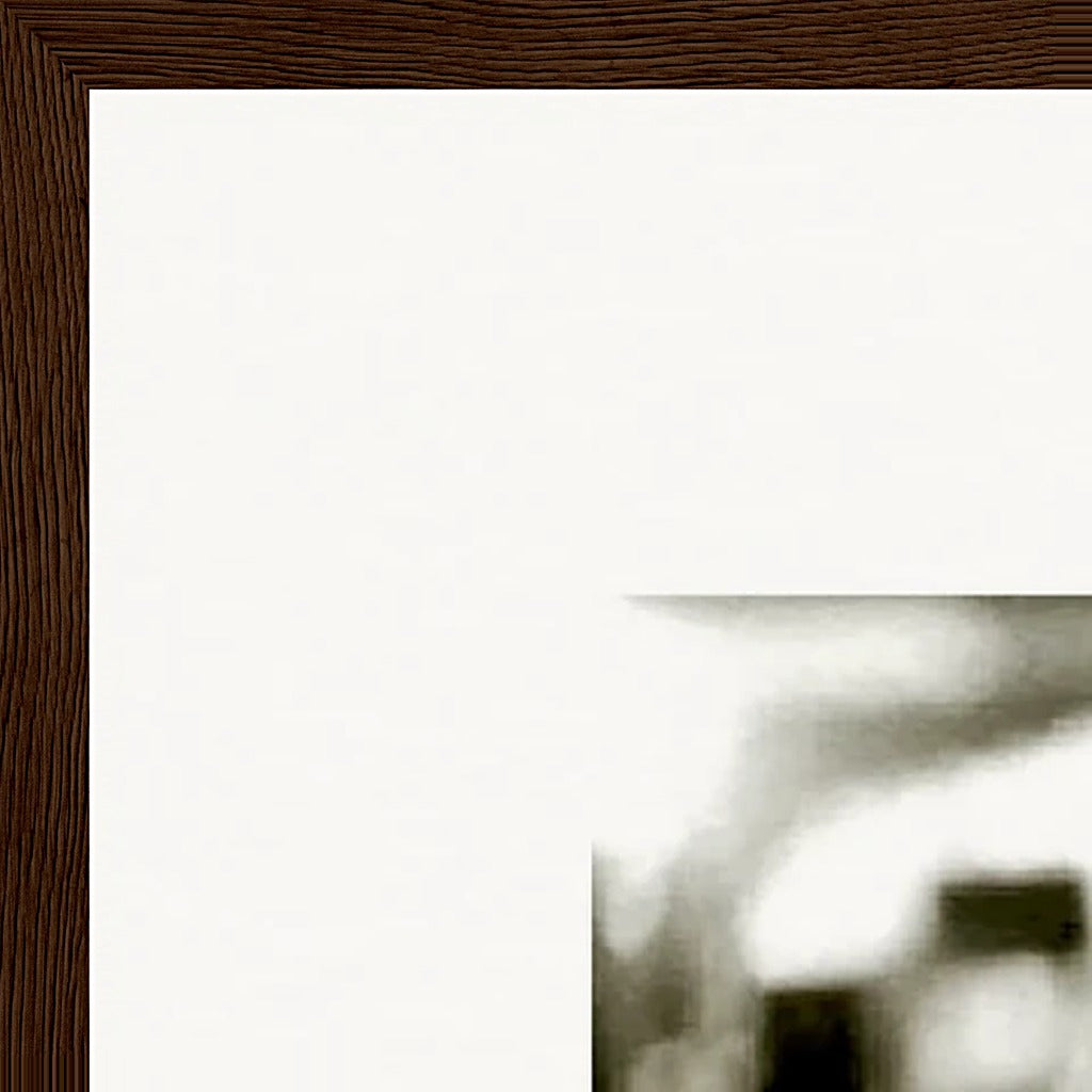 Cuba Girl Framed print A2 (42 x 59.4  cm) Dark wood frame corner detail
