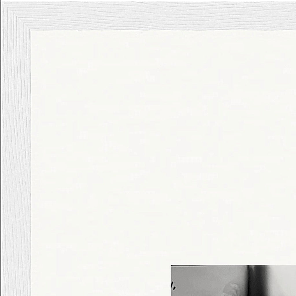 Synch'd Hands Framed print 45x60 cm / 18x24″ White frame corner detail