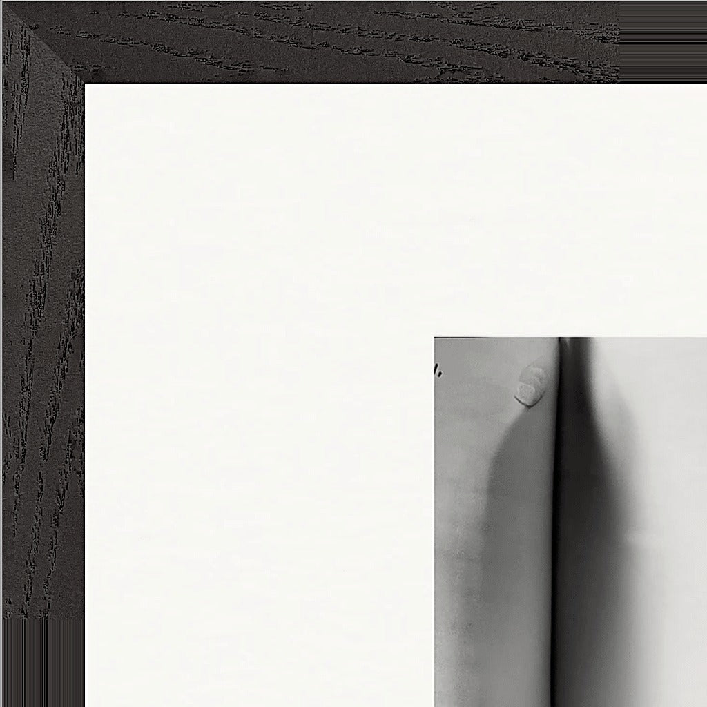 Synch'd Hands Framed print 50x50 cm / 20x20″ Black frame corner detail