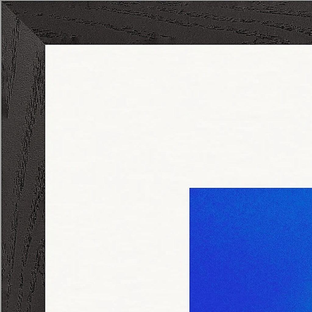 Nocturne Velvet Framed print 50x50 cm / 20x20″ Black frame corner detail