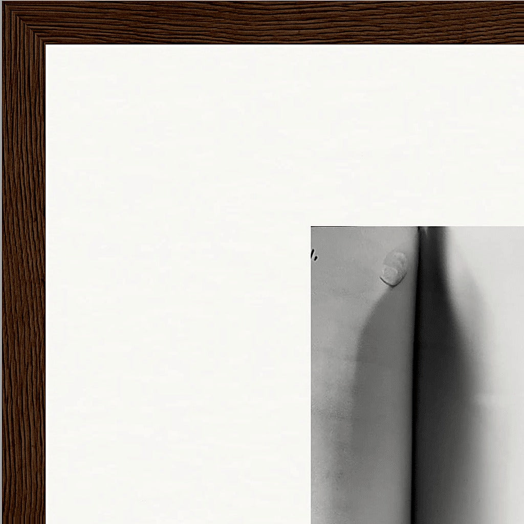 Synch'd Hands Framed print 50x50 cm / 20x20″ Dark wood frame corner detail