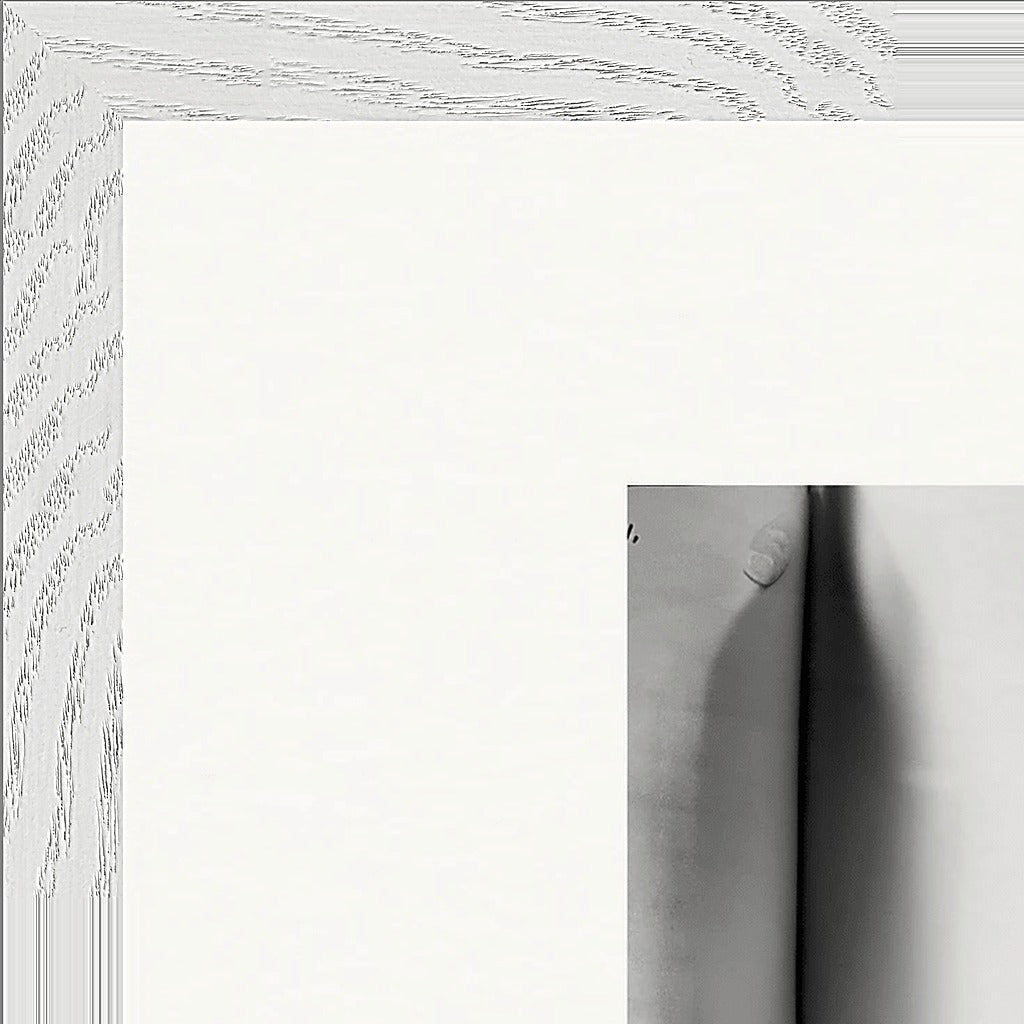 Synch'd Hands Framed print 50x50 cm / 20x20″ White frame corner detail