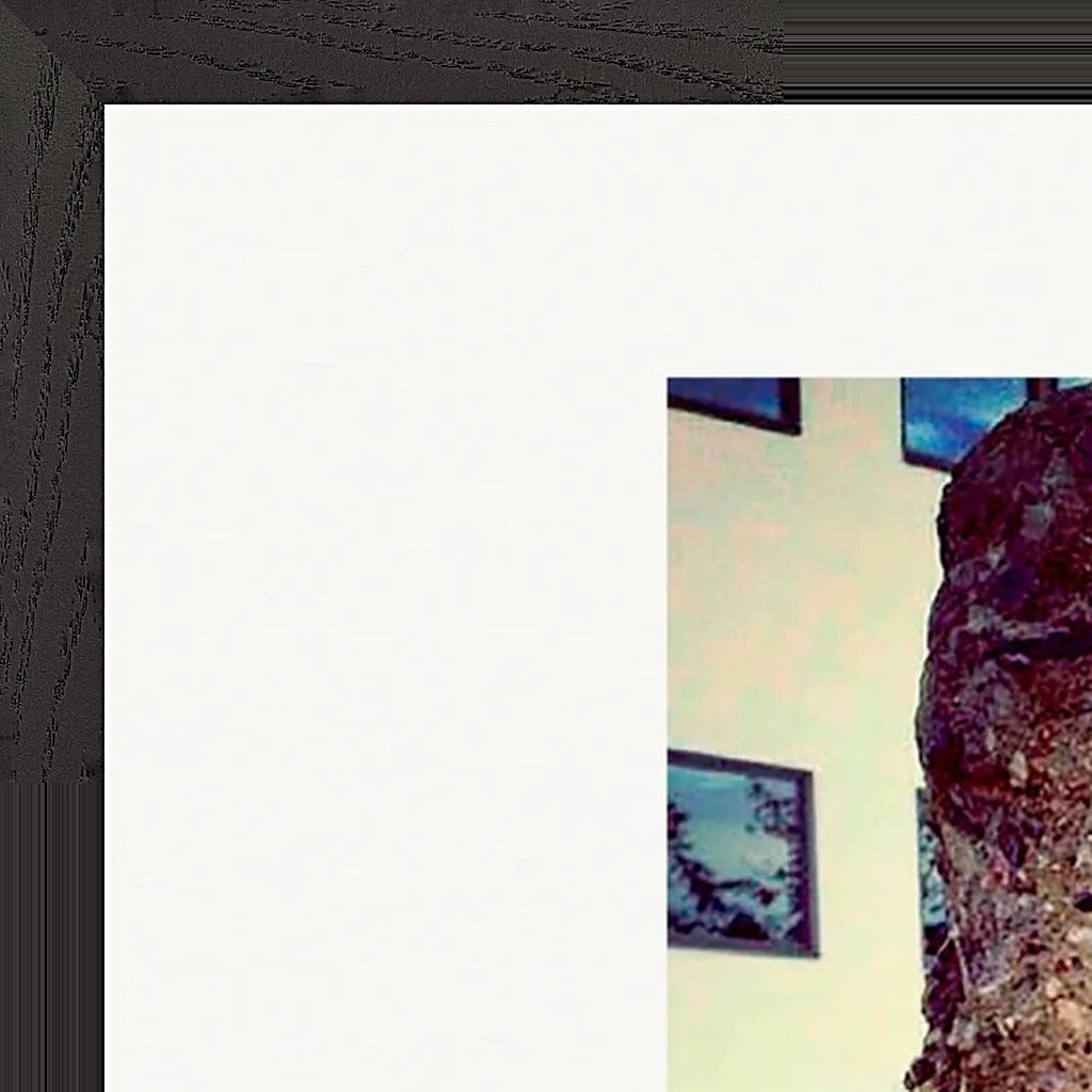 Wash It Framed print 60x80 cm / 24x32″ Black frame corner detail