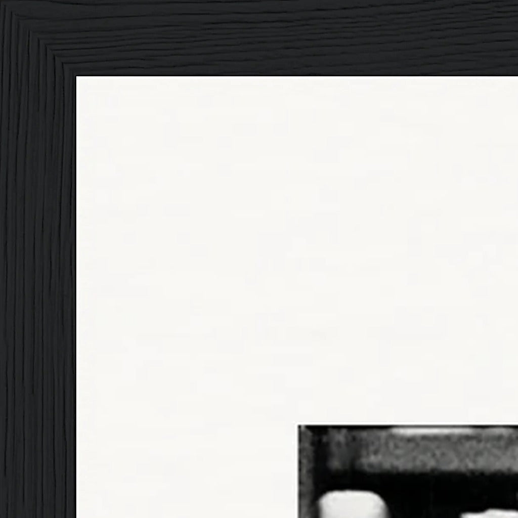 Old Star Framed print 60x80 cm / 24x32″ Black frame corner detail