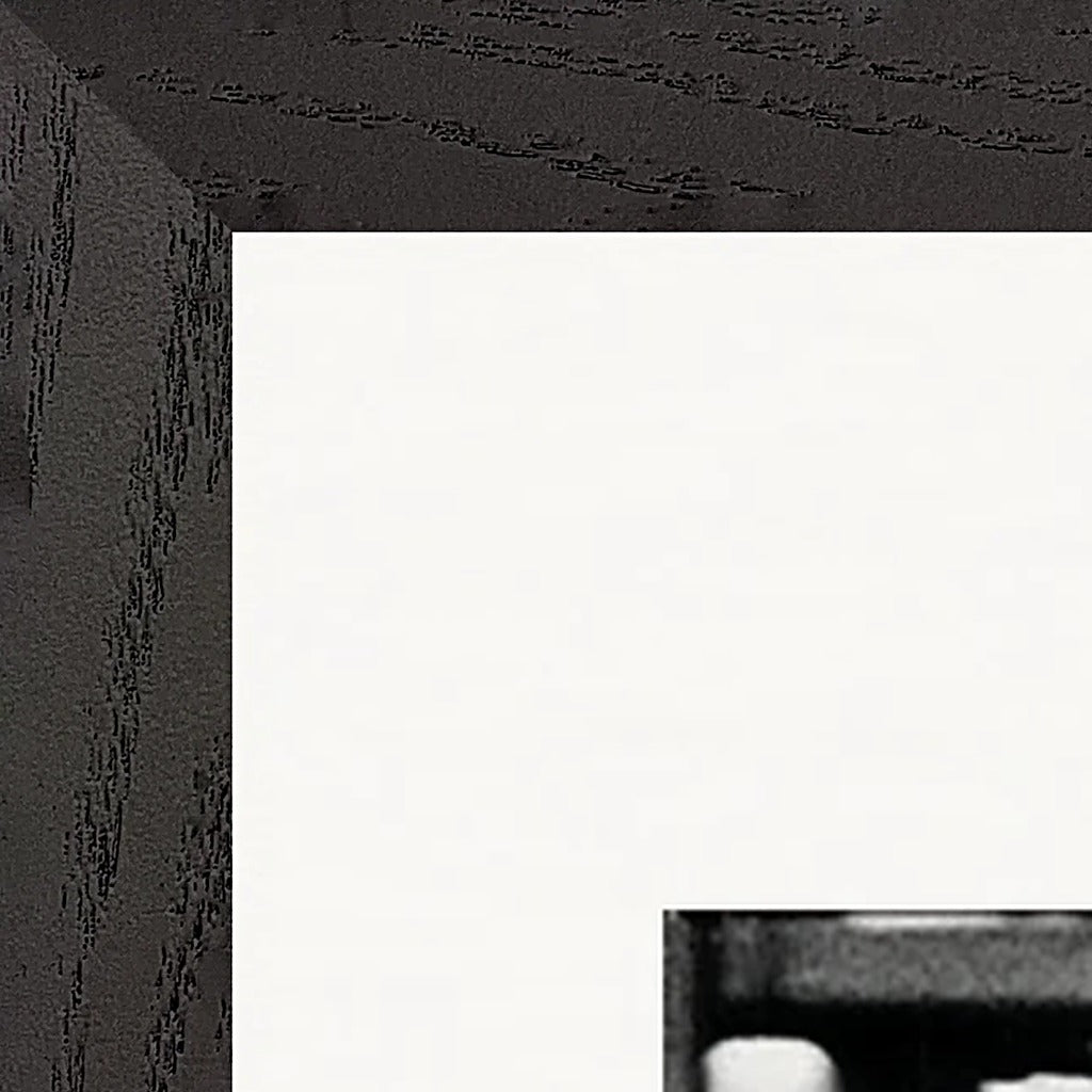 Old Star Framed print 60x80 cm / 24x32″ Black frame corner detail