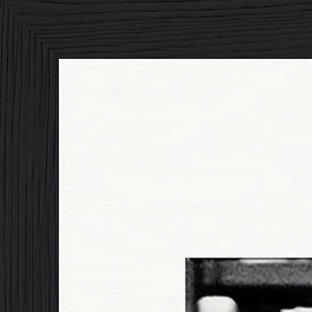 Old Star Framed print 60x90 cm / 24x36″ Black frame corner detail