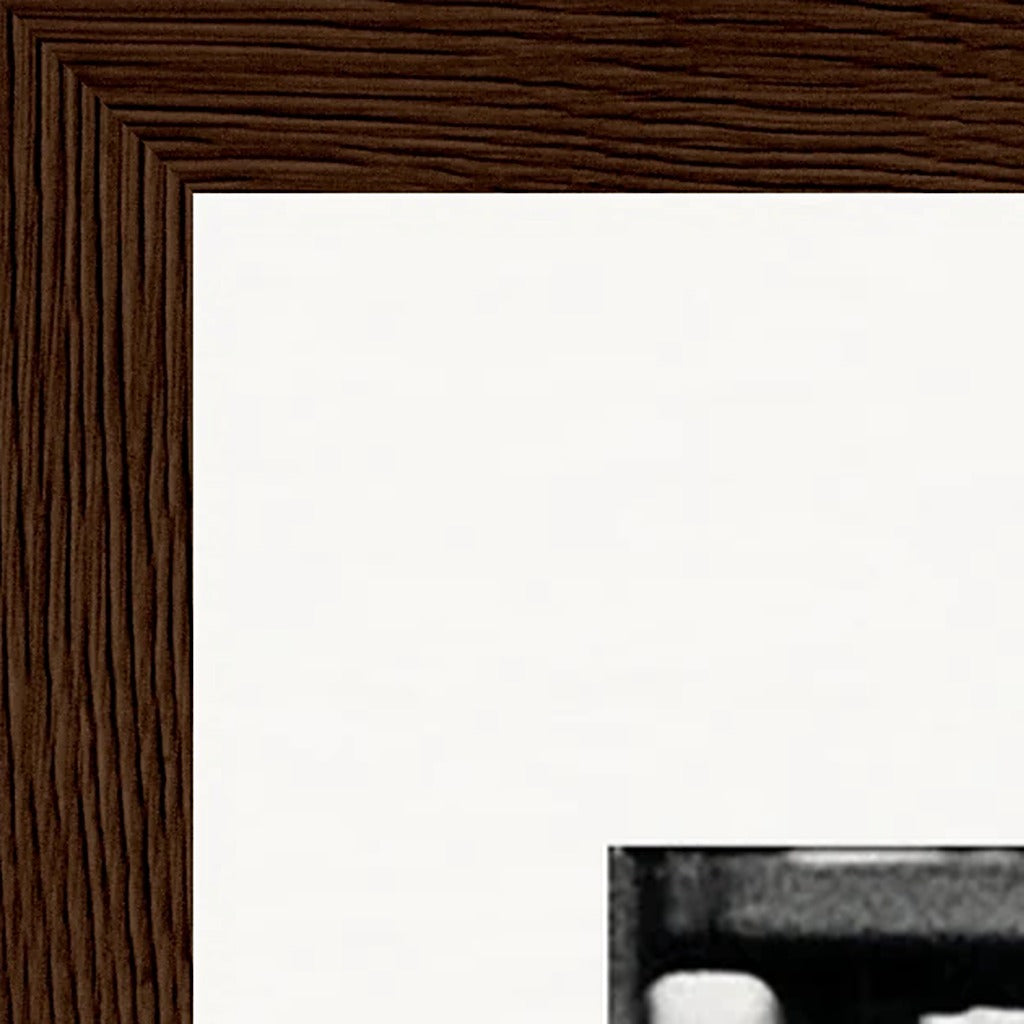 Old Star Framed print 60x90 cm / 24x36″ Dark wood frame corner detail