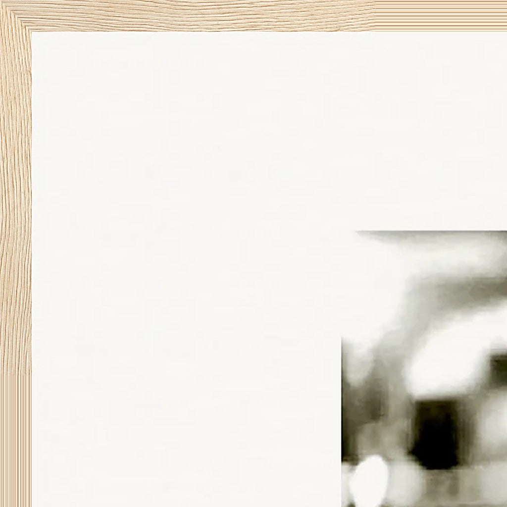Cuba Girl Framed print 70x100 cm / 28x40″ Wood frame corner detail