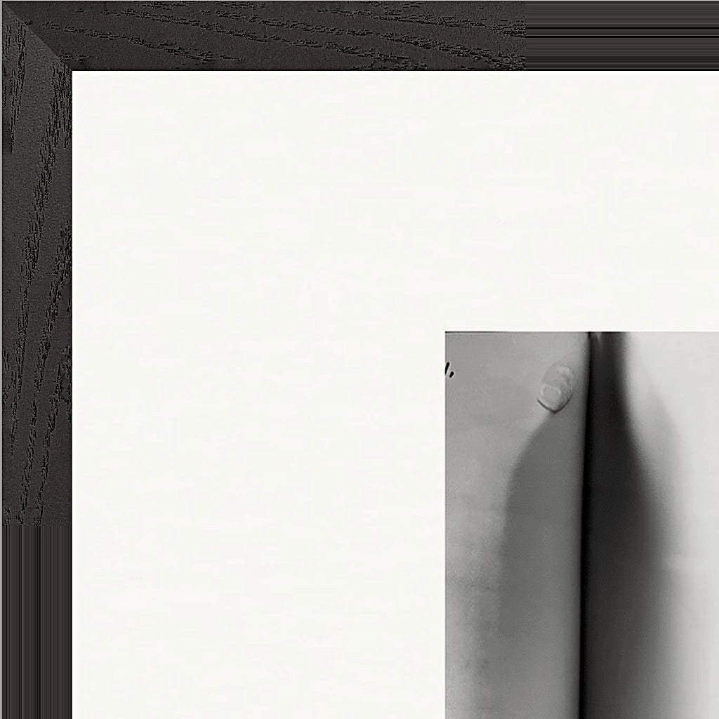 Synch'd Hands Framed print 70x70 cm / 28x28″ Black frame corner detail