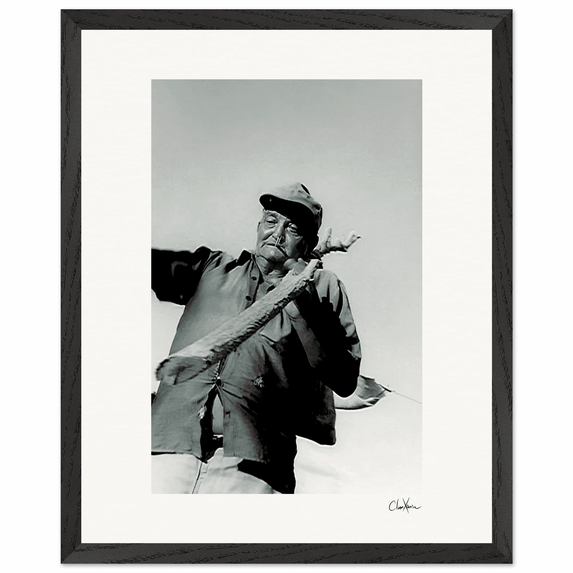 Everyday Hero Framed print 40x50 cm / 16x20″ Black frame 55