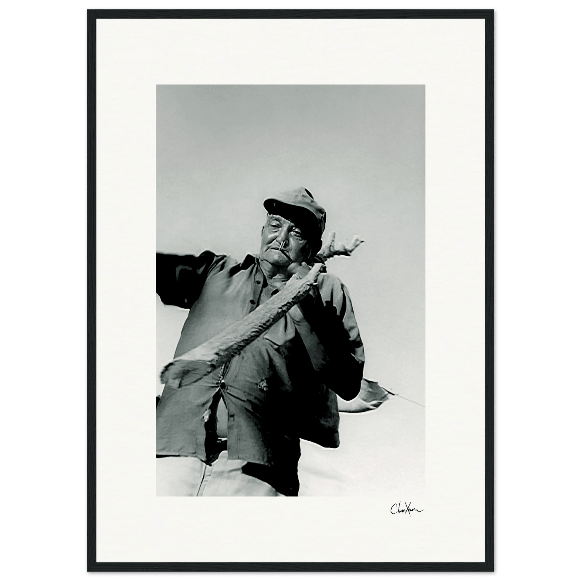 Everyday Hero Framed print 50x70 cm / 20x28″ Black frame 71