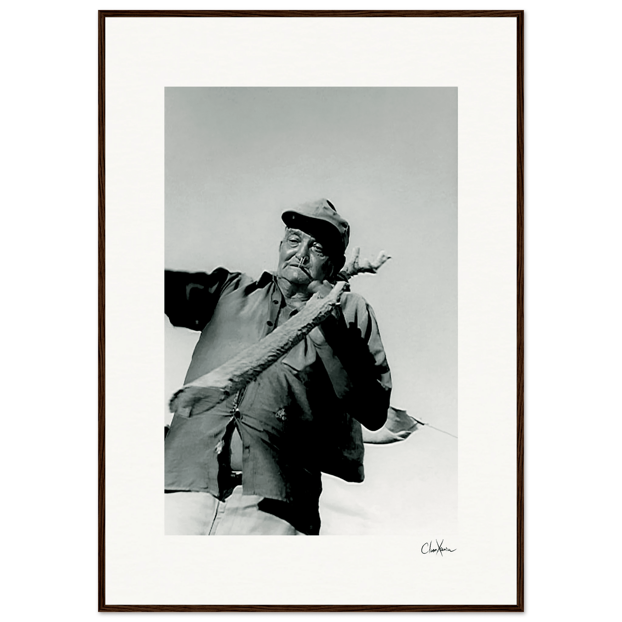 Everyday Hero Framed print 70x100 cm / 28x40″ Dark wood frame 50