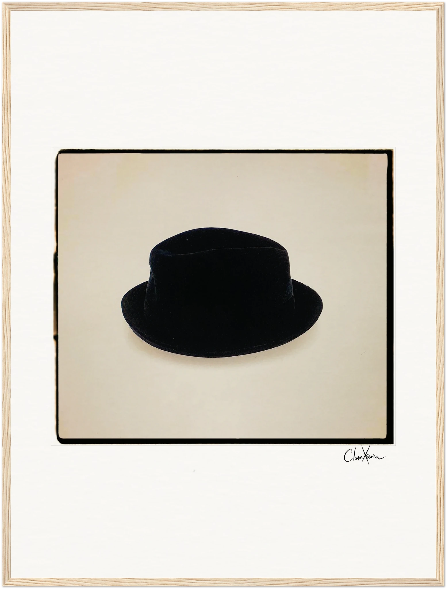 Hat On Framed print 13x18 cm / 5x7″ White frame 1