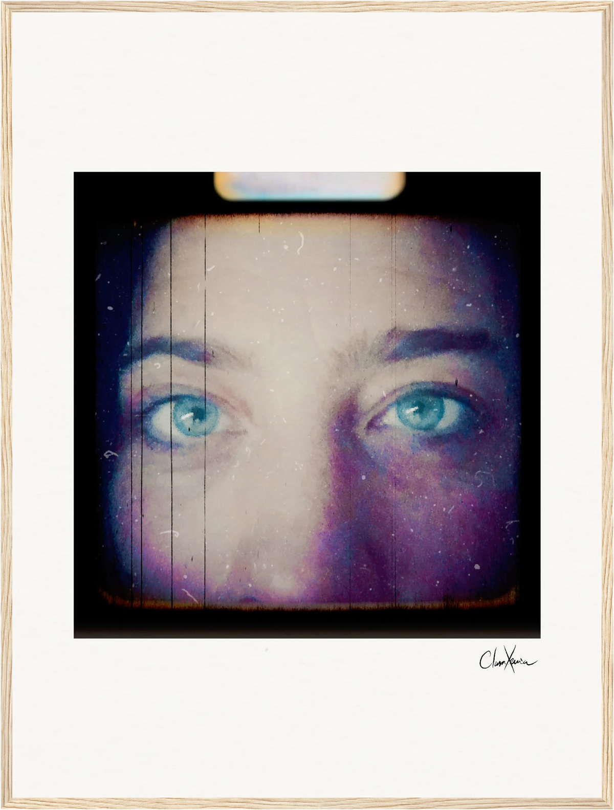 Have a Looksie Framed print 60x80 cm / 24x32″ Wood frame 25