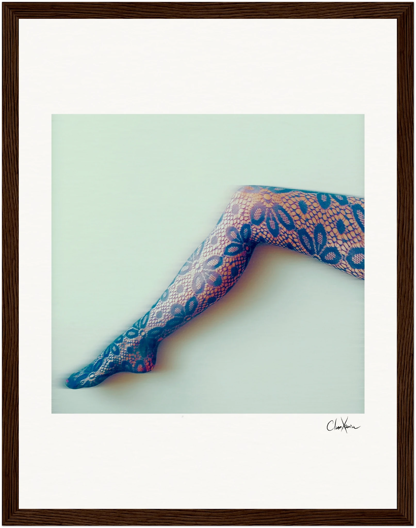 Lacey Leg Framed print 27x35 cm / 11x14″ Dark wood frame 31