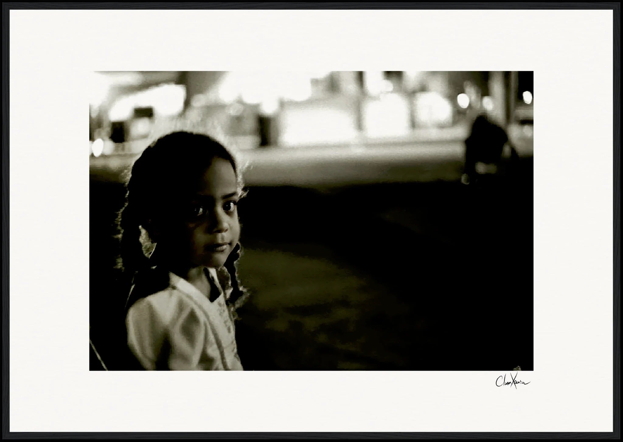 Cuba Girl Framed print 70x100 cm / 28x40″ Dark wood frame