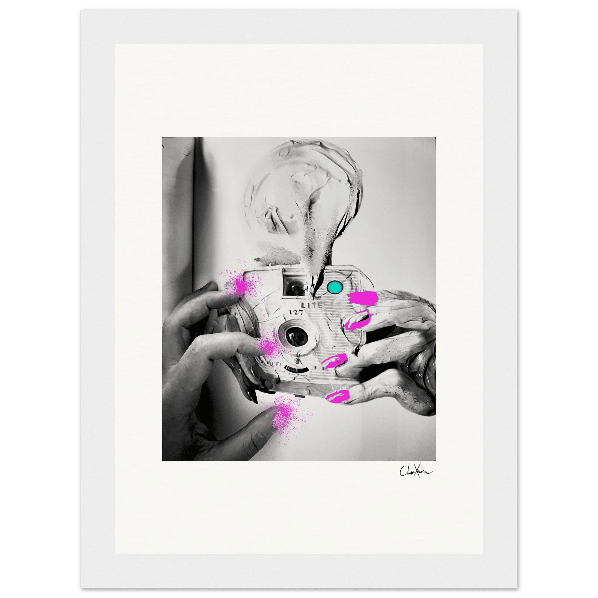 Synch'd Hands Framed print 13x18 cm / 5x7″ White frame 21