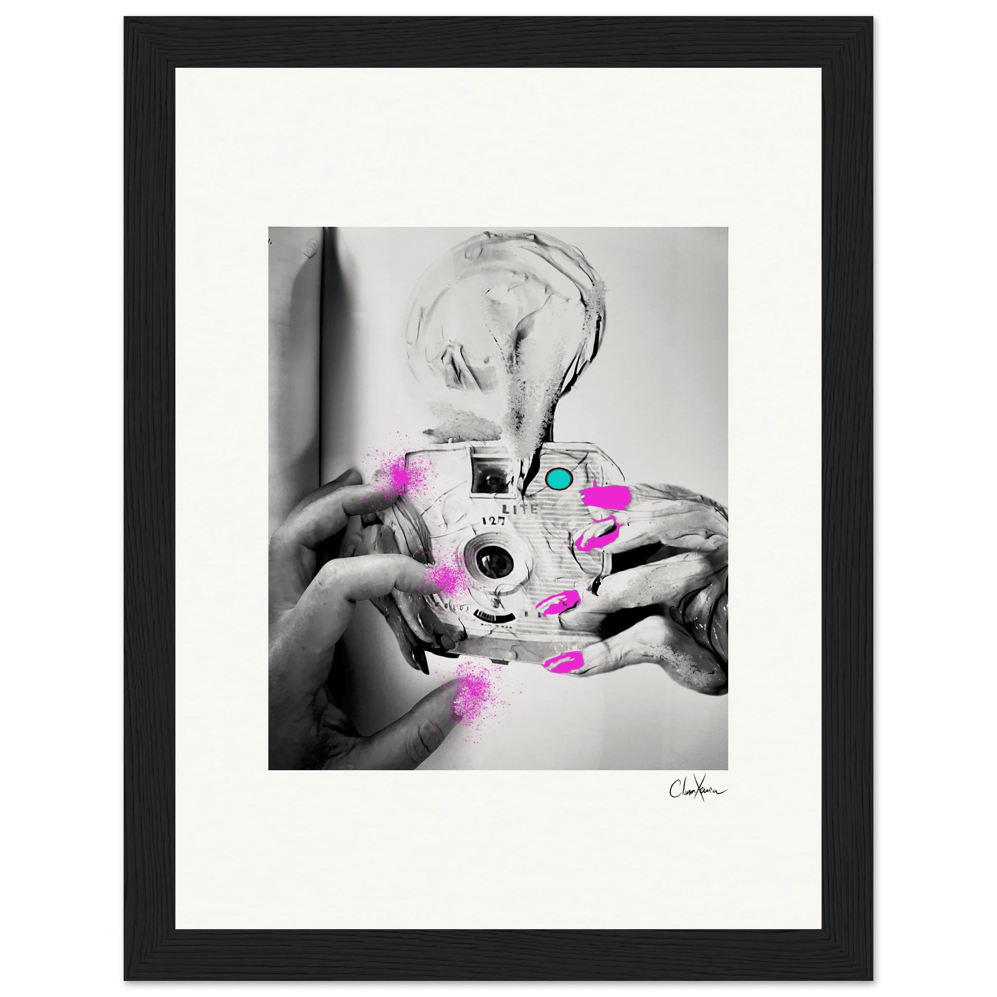 Synch'd Hands Framed print 15x20 cm / 6x8″ Black frame 63