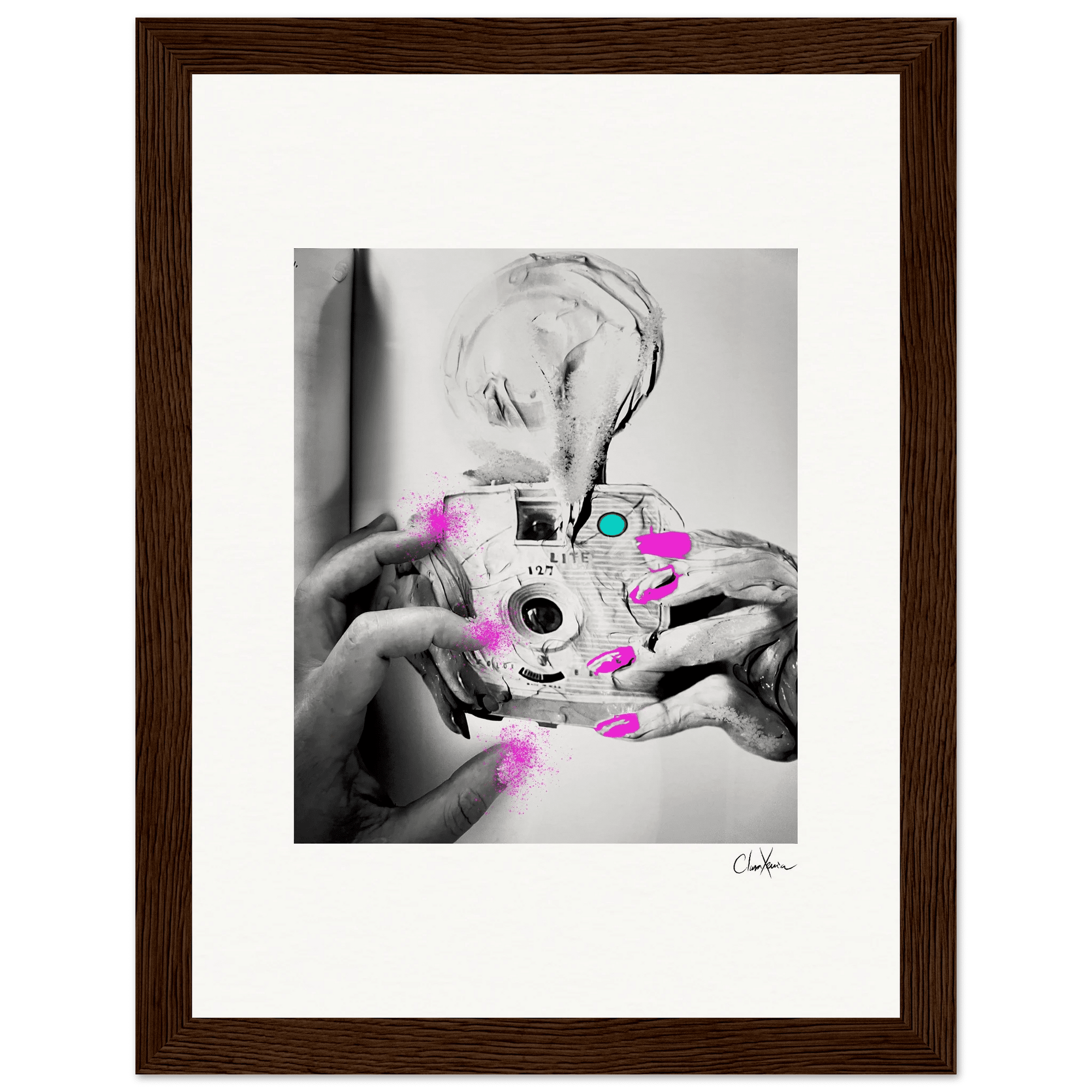 Synch'd Hands Framed print 15x20 cm / 6x8″ Dark wood frame 49