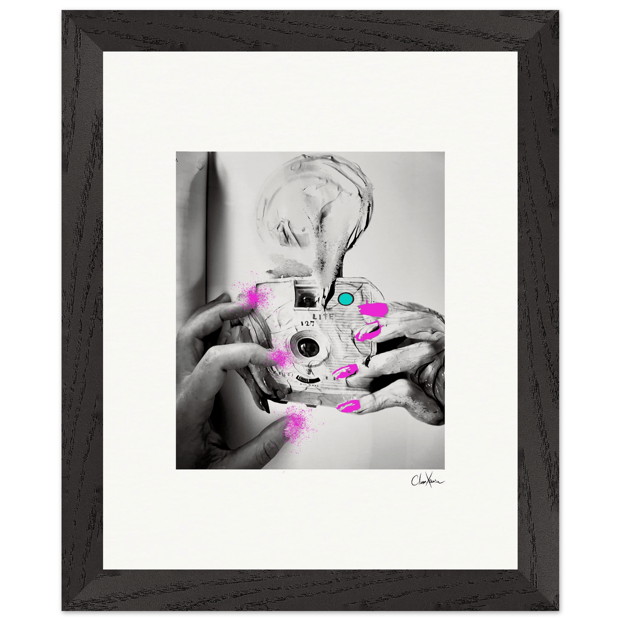 Synch'd Hands Framed print 20x25 cm / 8x10″ Black frame 49