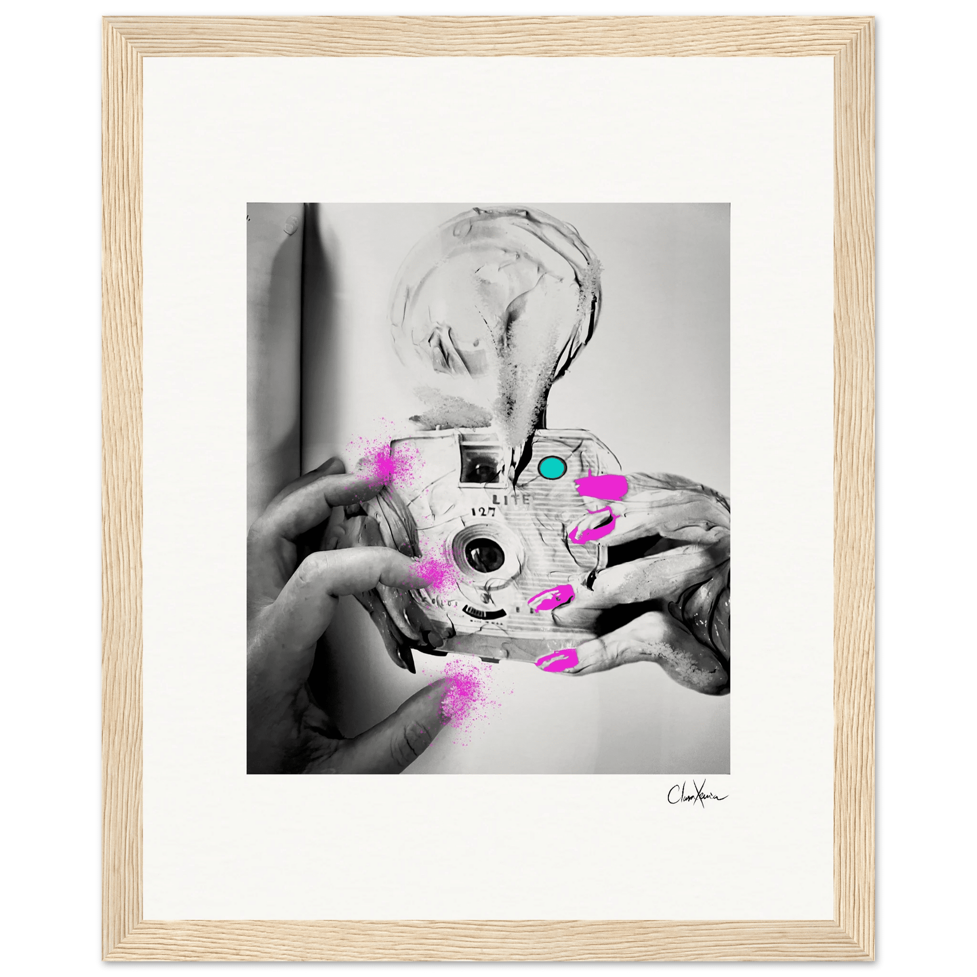 Synch'd Hands Framed print 20x25 cm / 8x10″ Wood frame 34