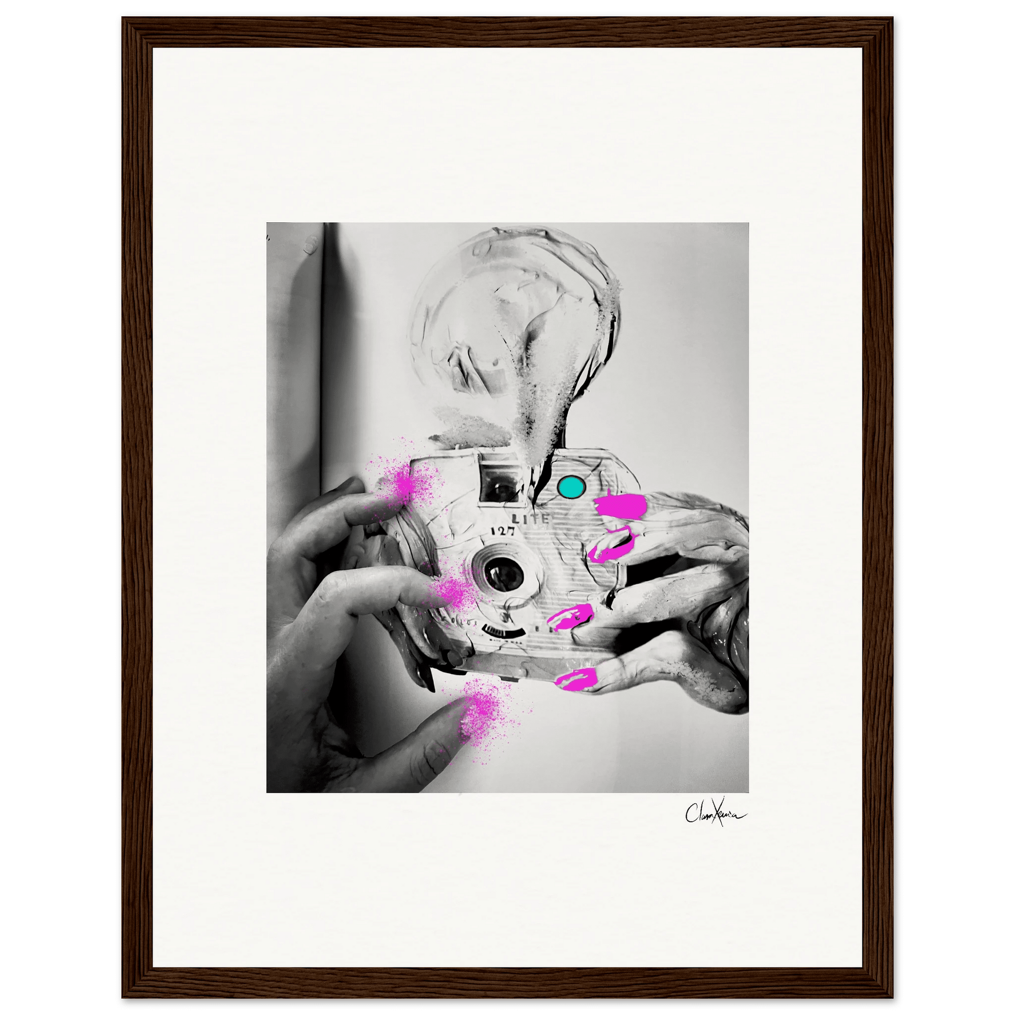 Synch'd Hands Framed print 27x35 cm / 11x14″ Dark wood frame 55