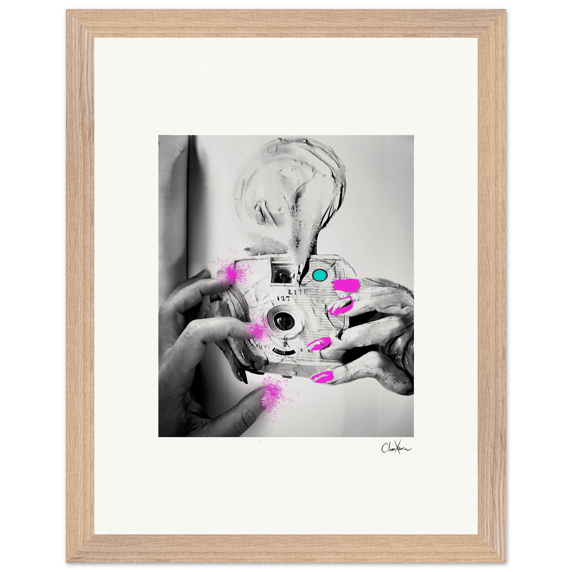 Synch'd Hands Framed print 27x35 cm / 11x14″ Wood frame 46