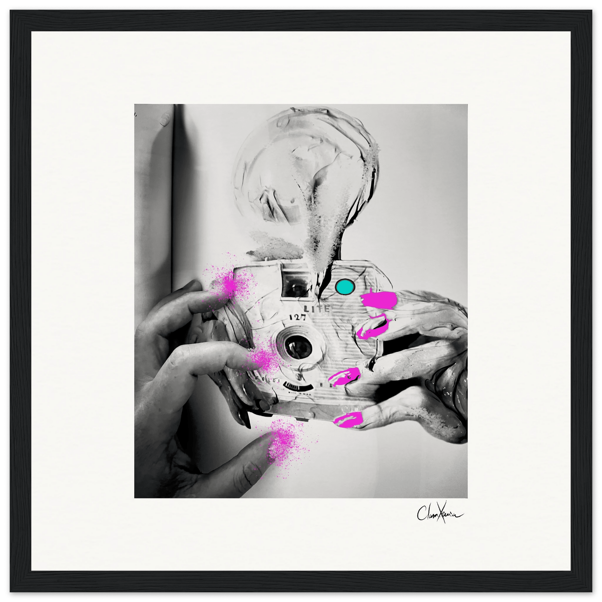 Synch'd Hands Framed print 30x30 cm / 12x12″ Black frame 69