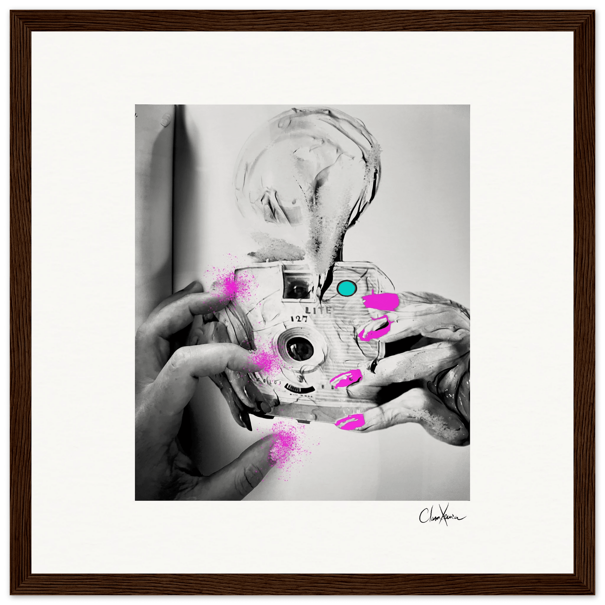 Synch'd Hands Framed print 30x30 cm / 12x12″ Dark wood frame 47