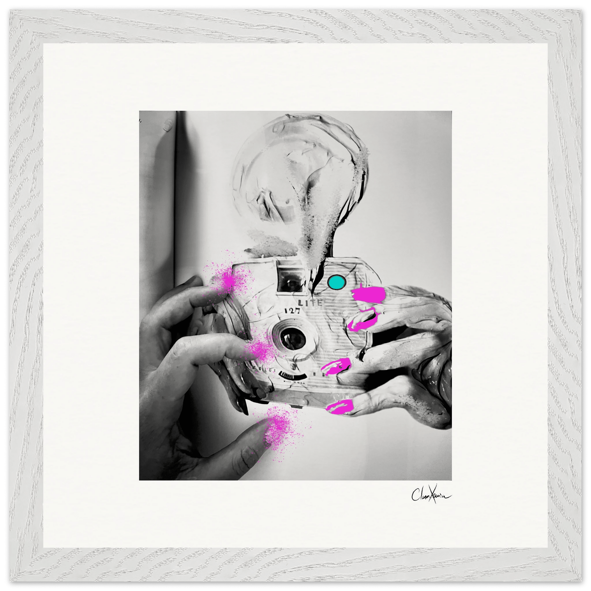 Synch'd Hands Framed print 30x30 cm / 12x12″ White frame 12
