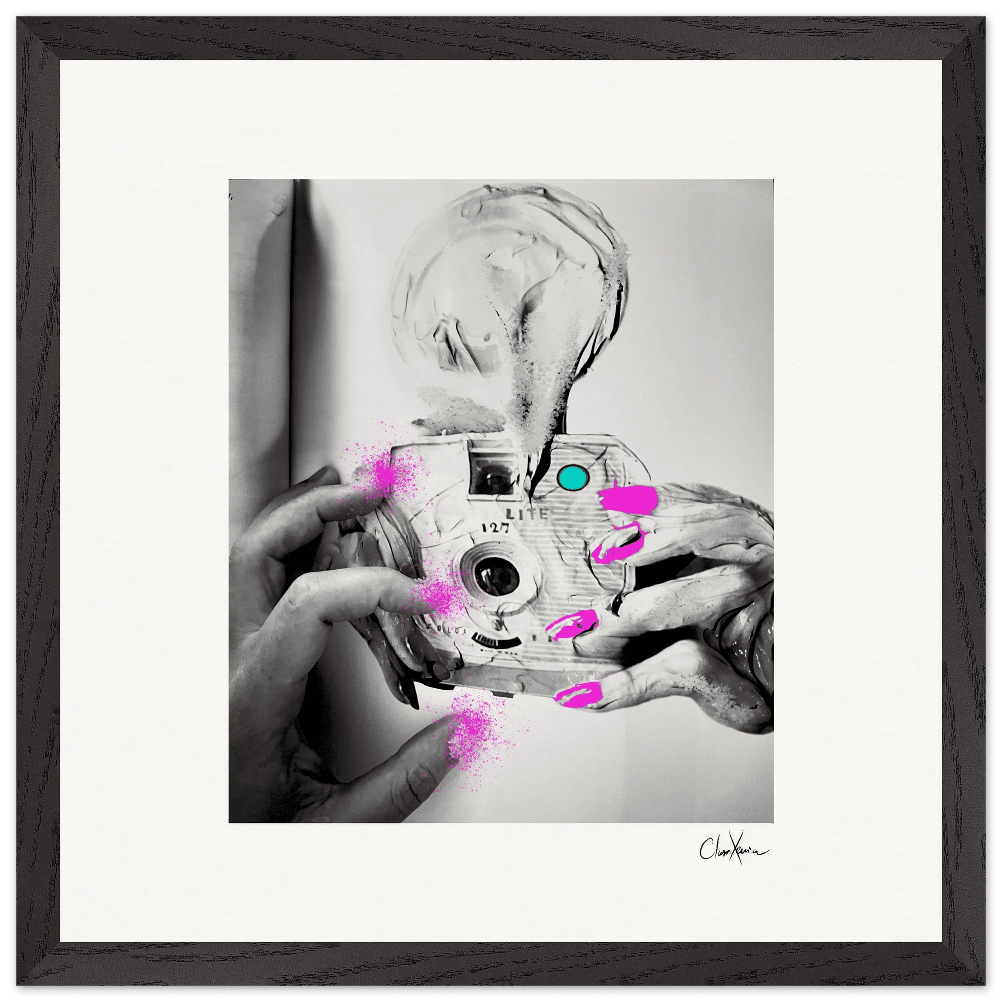 Synch'd Hands Framed print 40x40 cm / 16x16″ Black frame 47