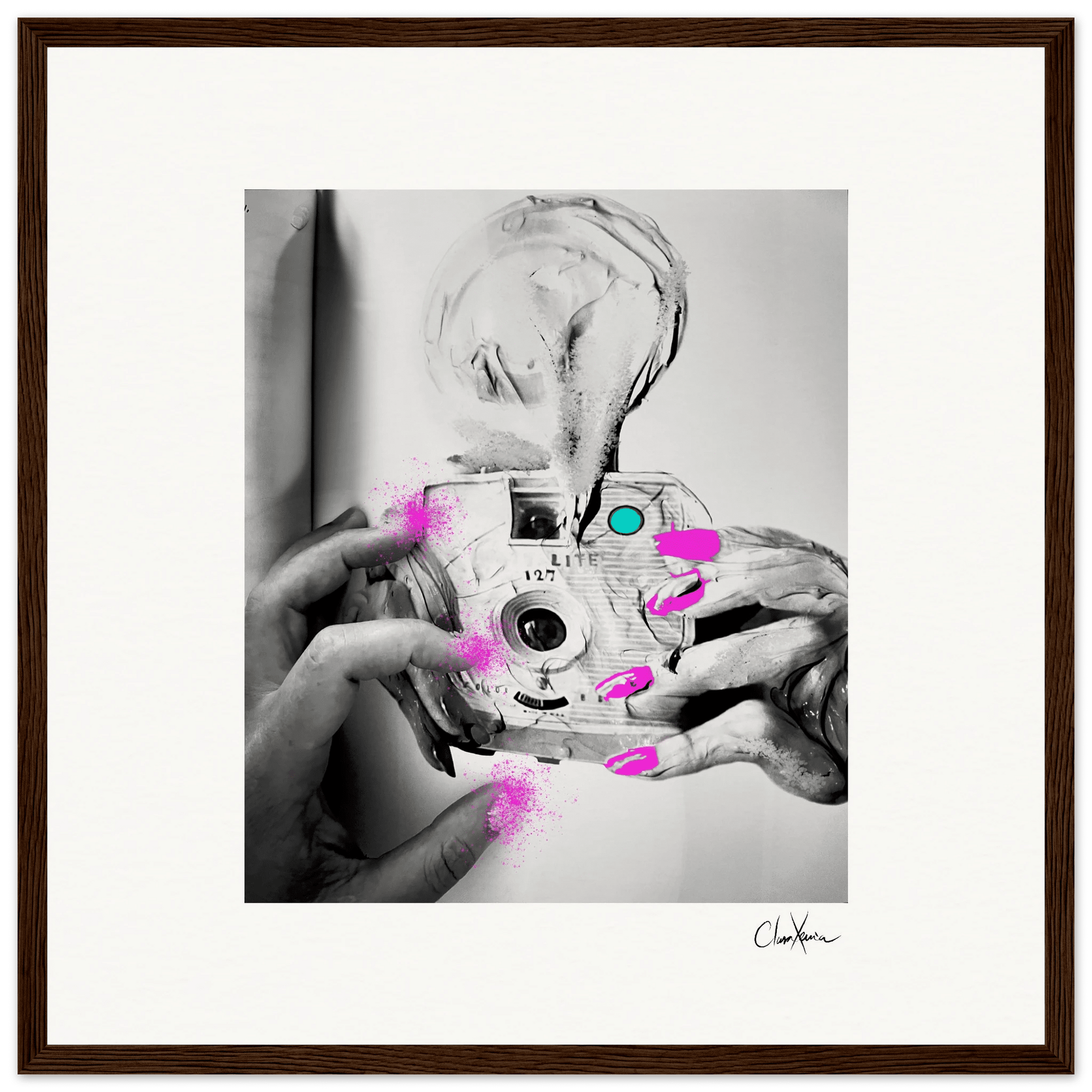 Synch'd Hands Framed print 40x40 cm / 16x16″ Dark wood frame 53