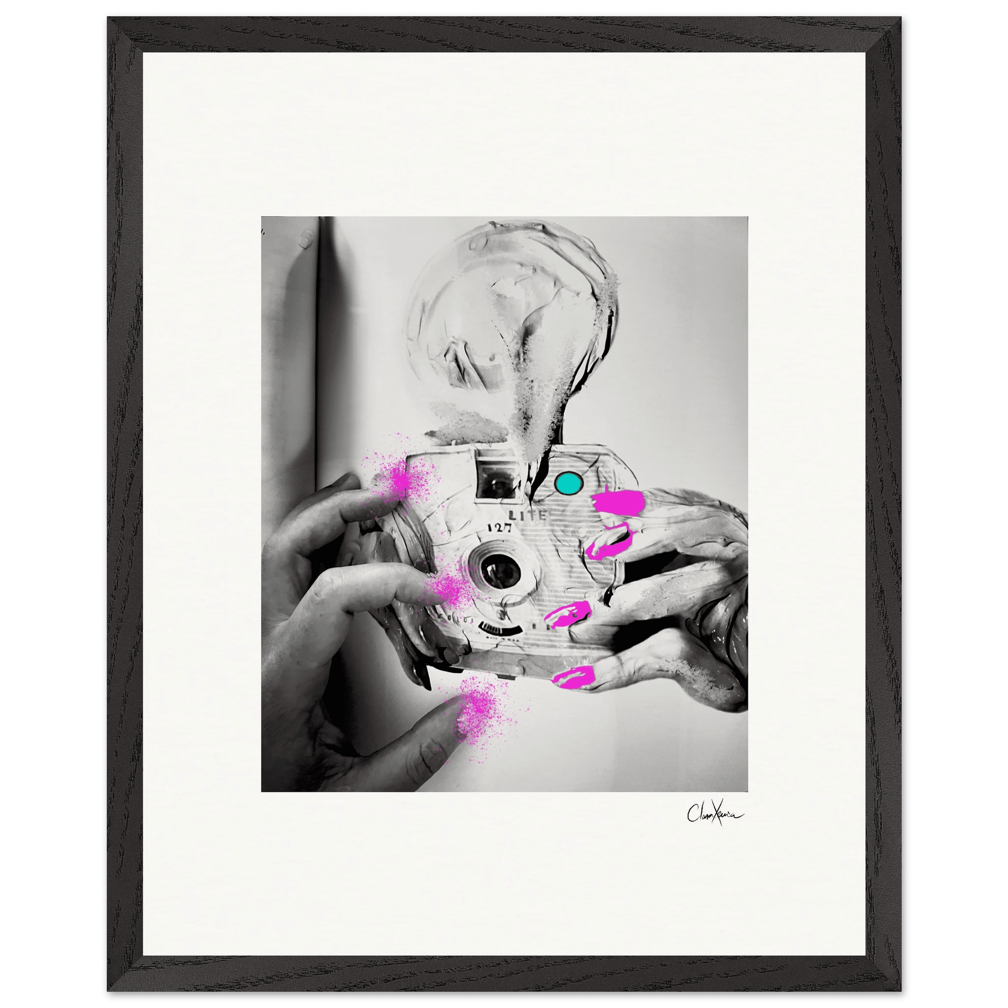 Synch'd Hands Framed print 40x50 cm / 16x20″ Black frame 48