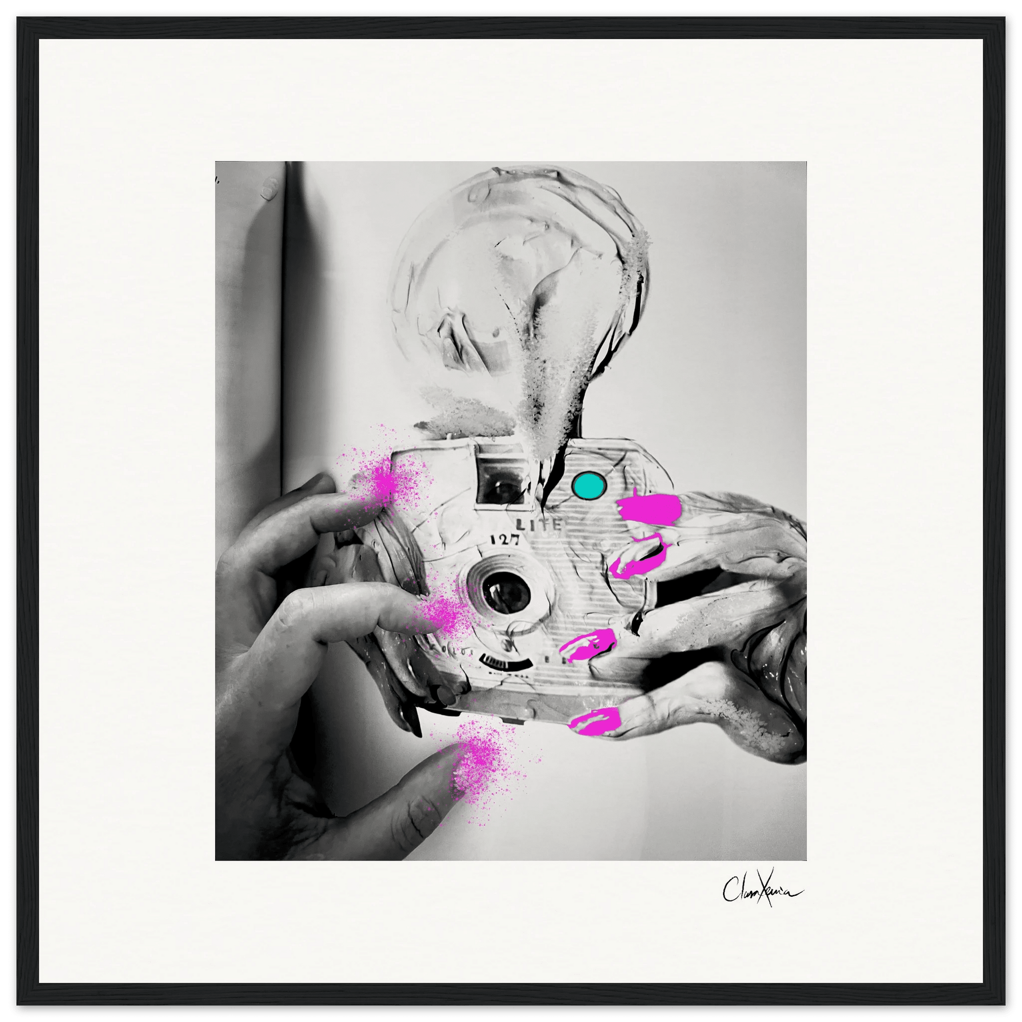 Synch'd Hands Framed print 50x50 cm / 20x20″ Black frame 62