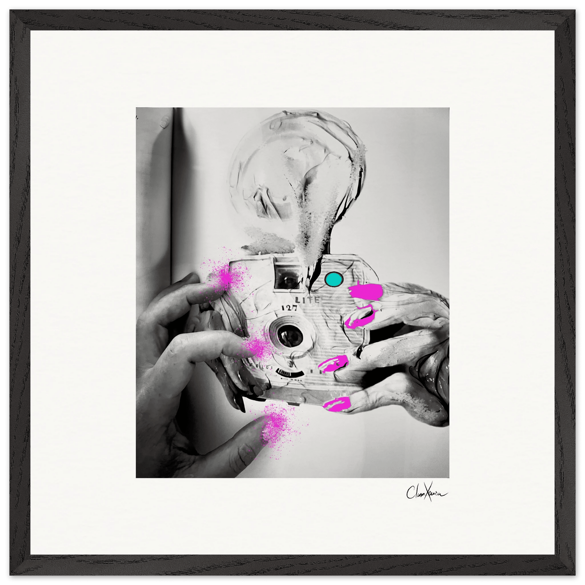 Synch'd Hands Framed print 50x50 cm / 20x20″ Black frame 51