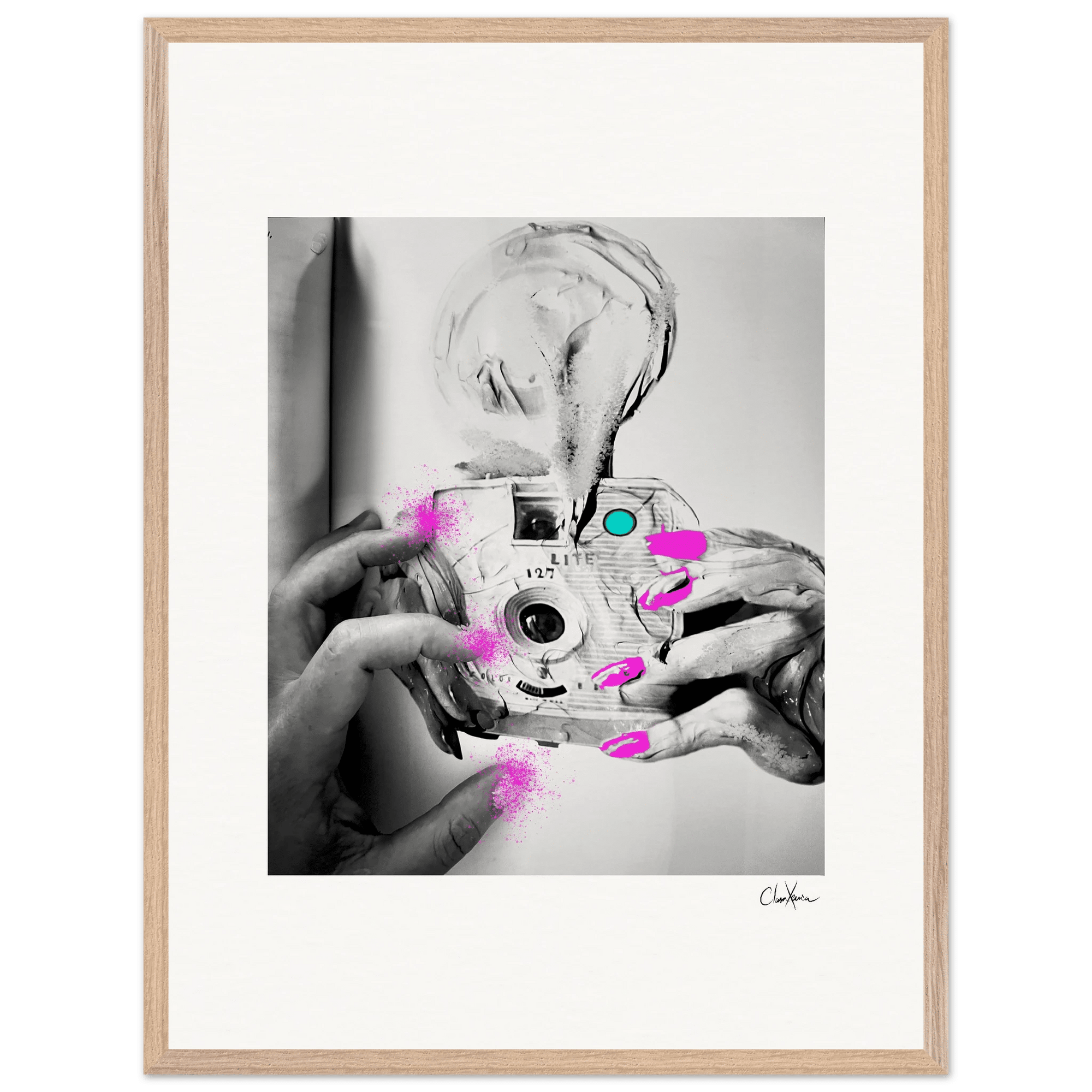 Synch'd Hands Framed print 50x70 cm / 20x28″ Wood frame 37