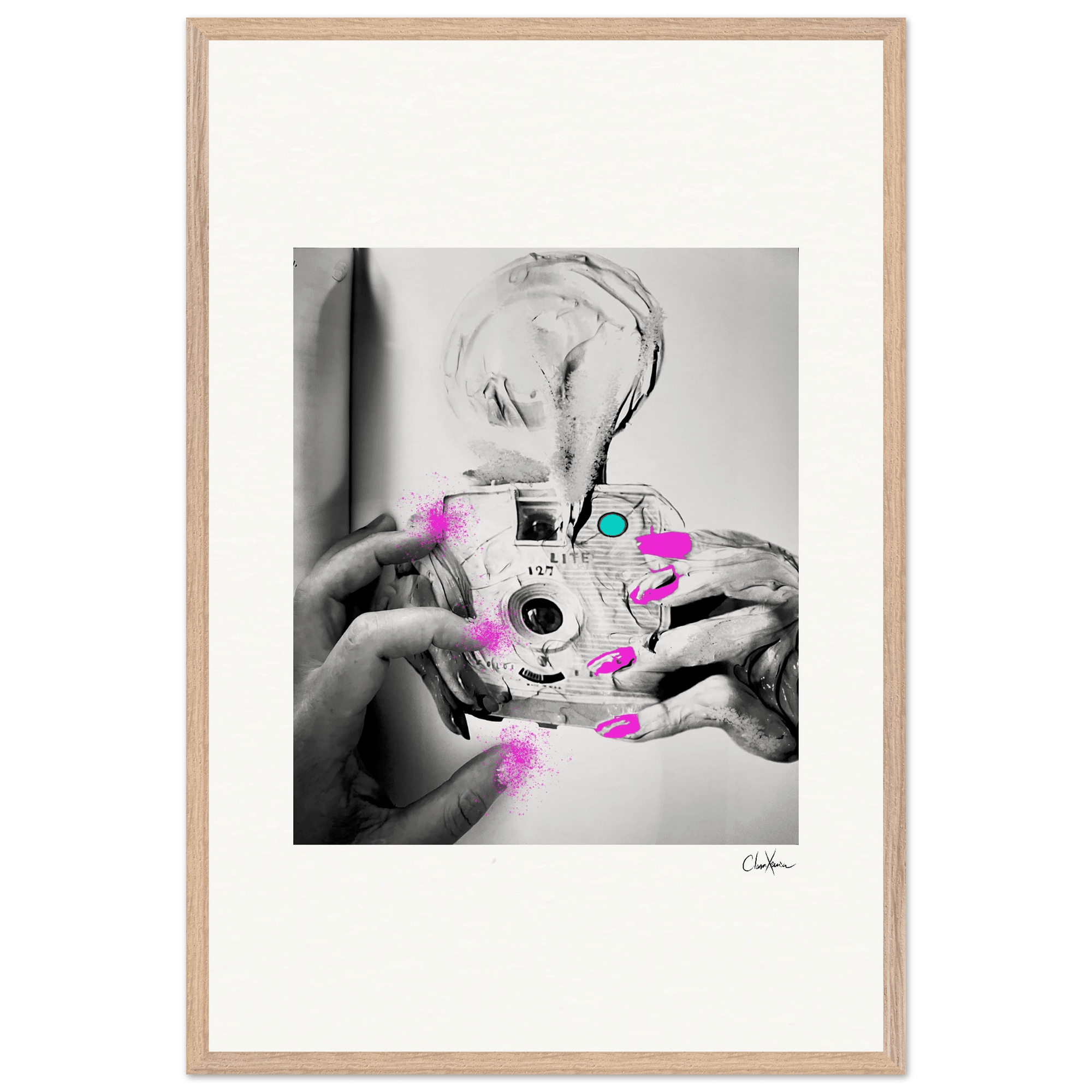 Synch'd Hands Framed print 60x90 cm / 24x36″ Wood frame 40