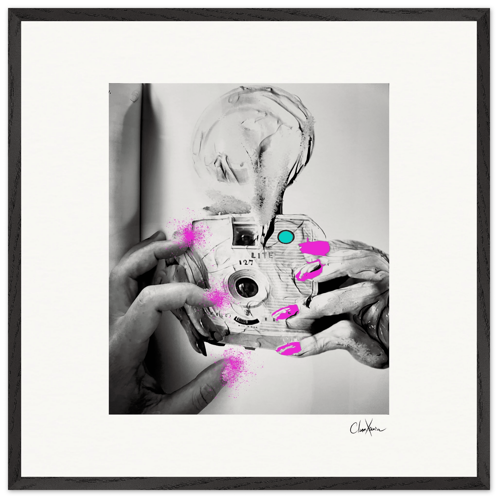 Synch'd Hands Framed print 70x70 cm / 28x28″ Black frame 61