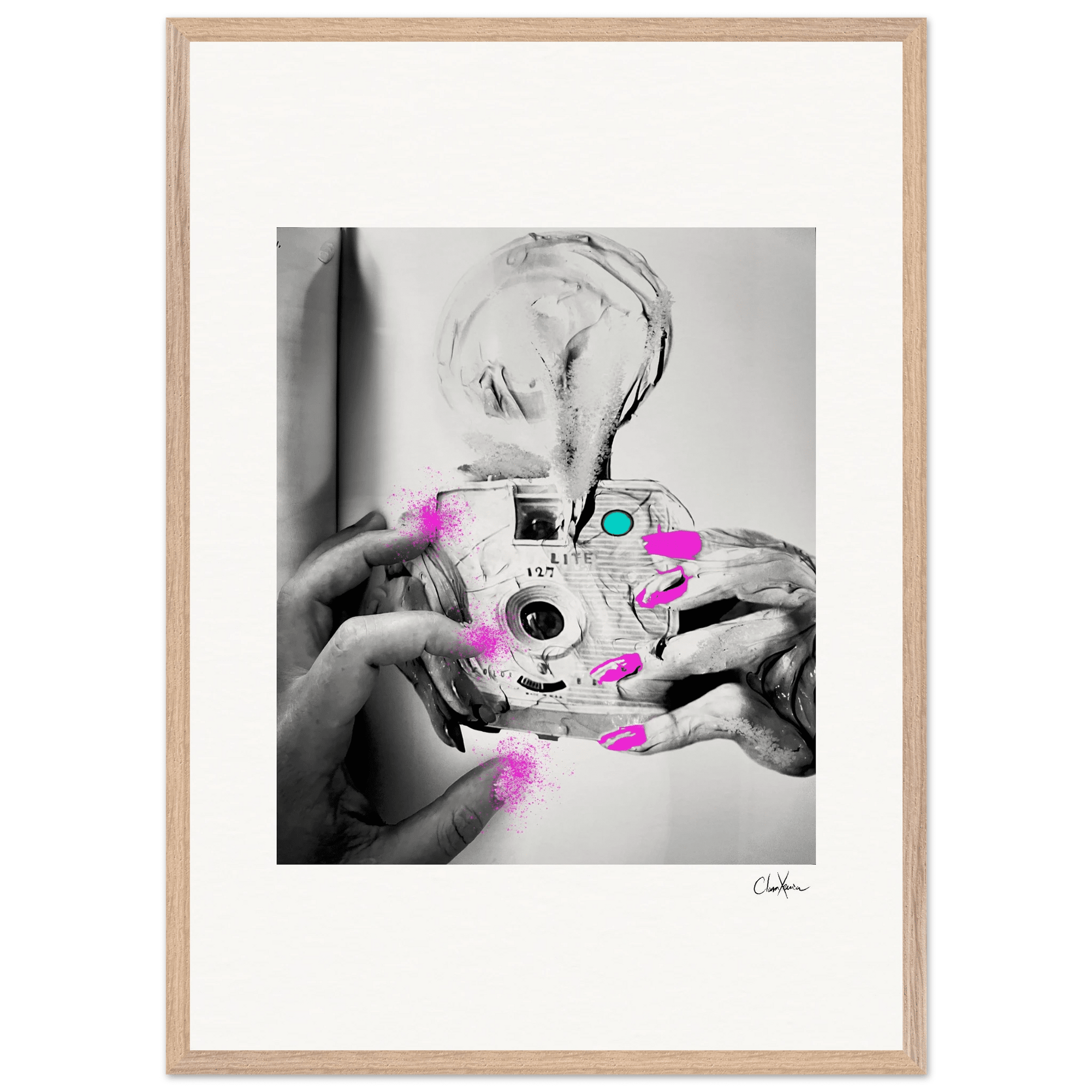 Synch'd Hands Framed print A1 (59.4 x 84.1 cm) Wood frame 44
