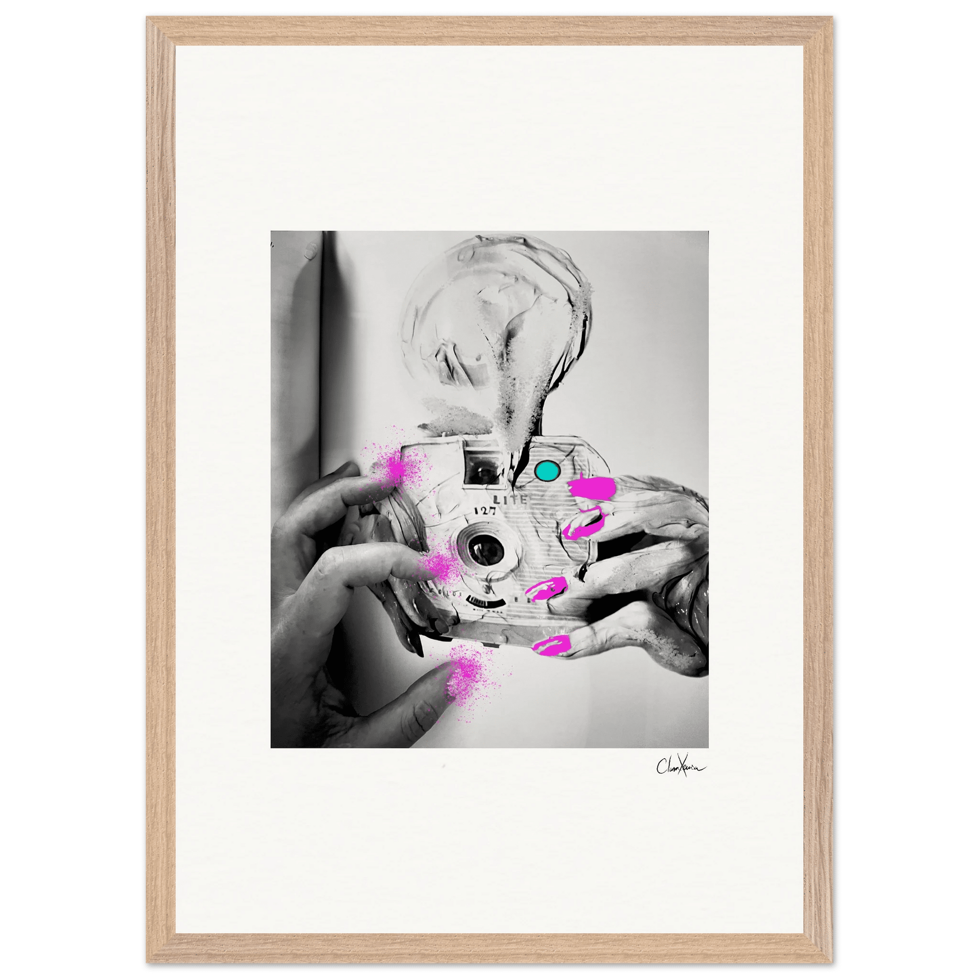 Synch'd Hands Framed print A2 (42 x 59.4 cm) Wood frame 39