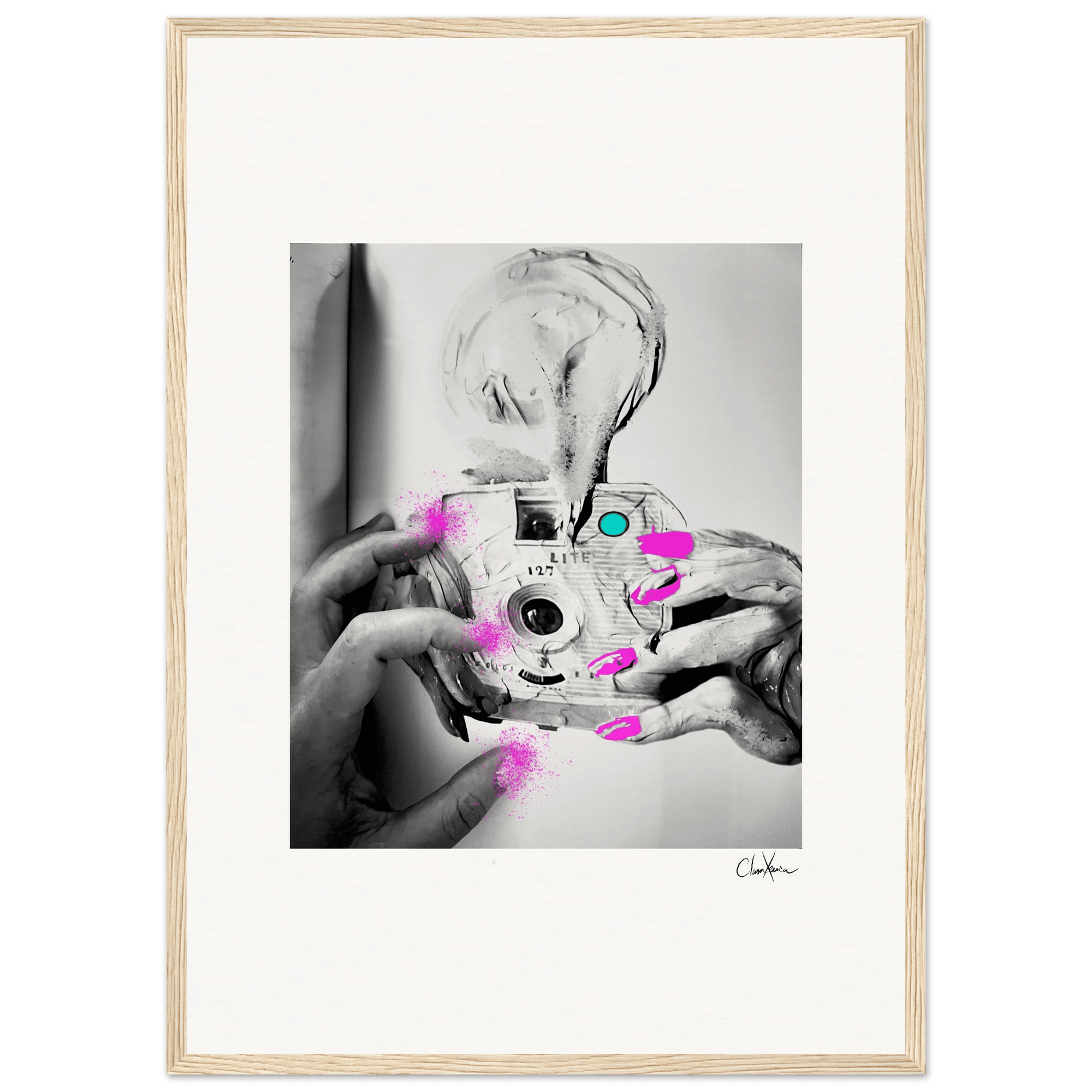 Synch'd Hands Framed print A2 (42 x 59.4 cm) Wood frame 37