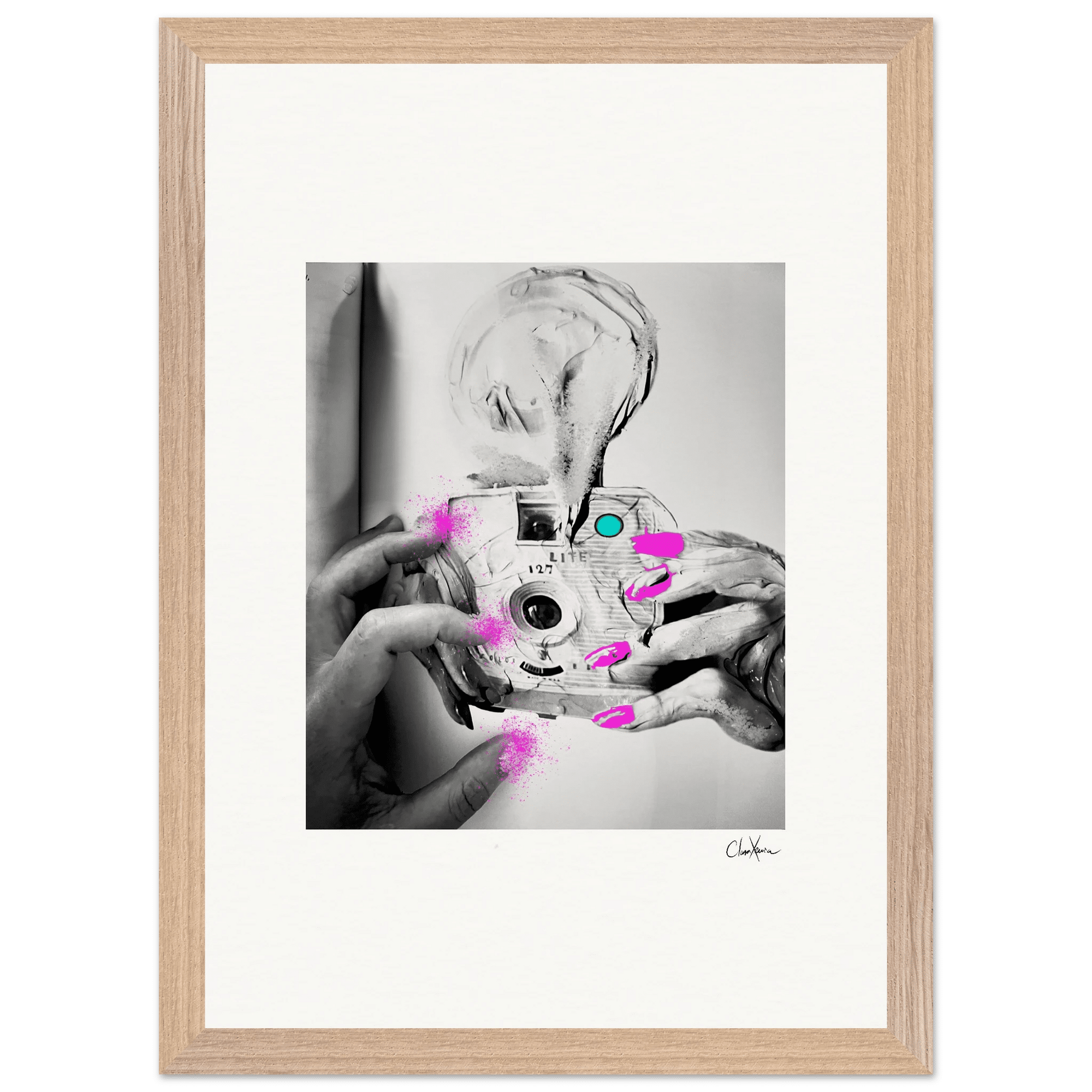 Synch'd Hands Framed print A3 (29.7 x 42 cm) Wood frame 27